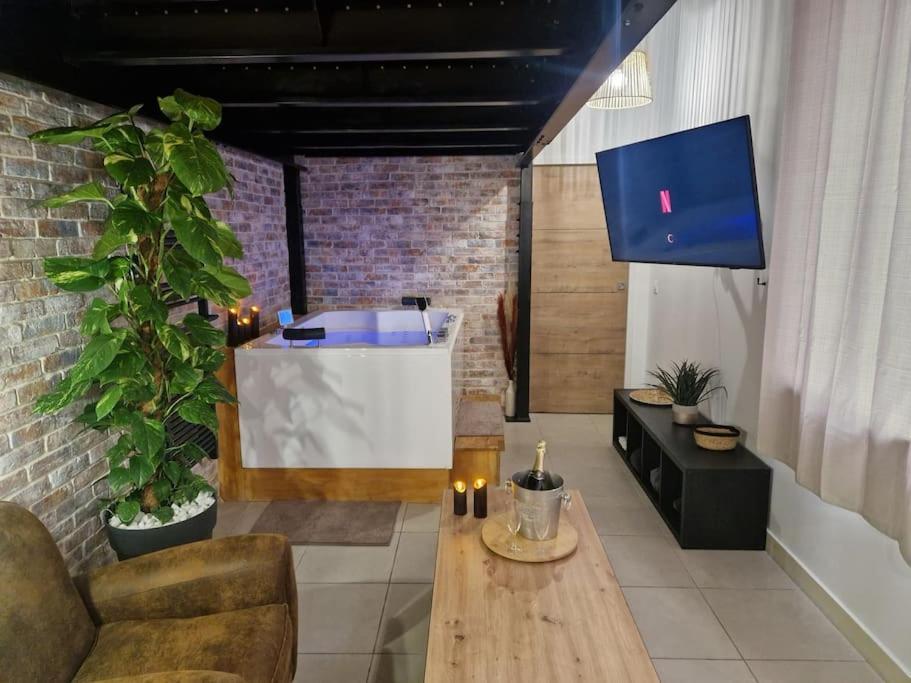 Au Spa De Llea Suite Retro Авиньон Экстерьер фото