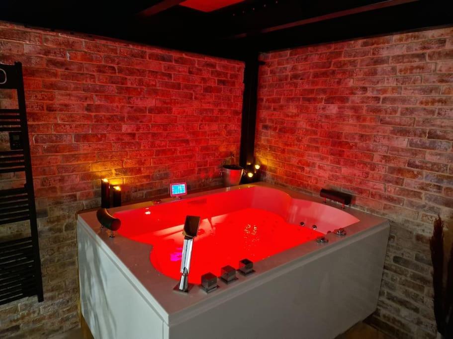 Au Spa De Llea Suite Retro Авиньон Экстерьер фото