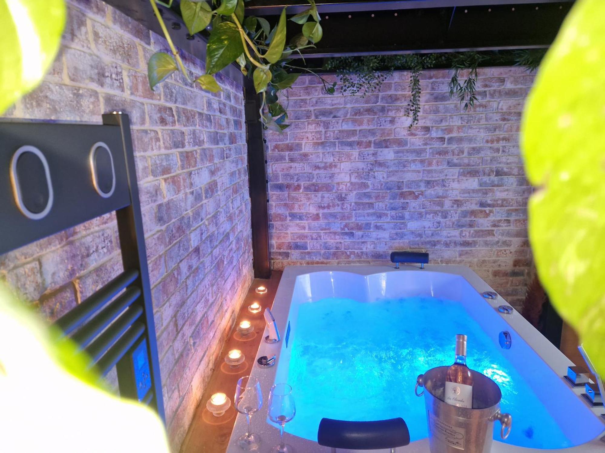 Au Spa De Llea Suite Retro Авиньон Экстерьер фото